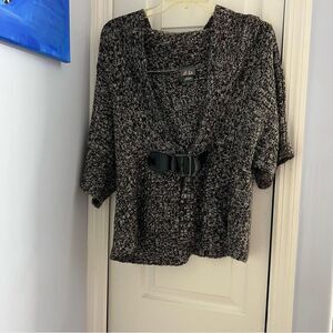 1x sweater with belt